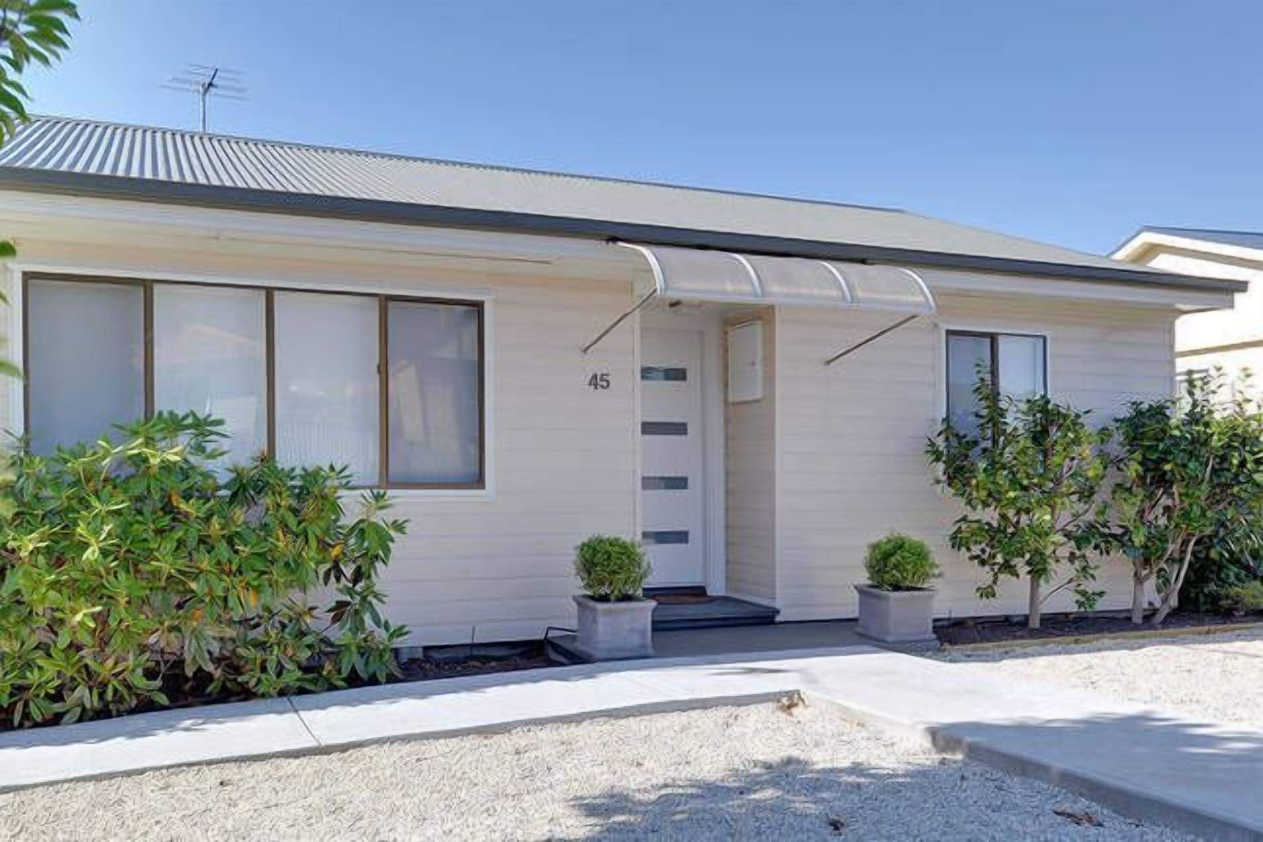 DOTTIES HOUSE HOBART — image 23