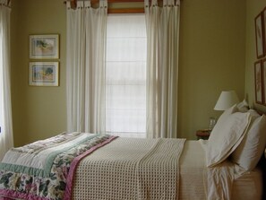 3 bedrooms, iron/ironing board, free WiFi