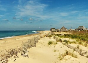 Beach nearby, sun loungers, beach towels