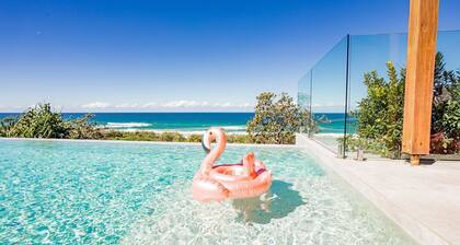 Castaways Beach Escape - 6 Bedroom, Heated Pool, minutes to beach, Sports Bar