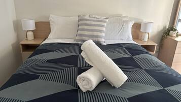 1 Schlafzimmer, Bügeleisen/Bügelbrett, Bettwäsche