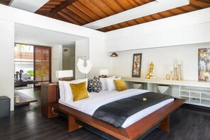 8 bedrooms, in-room safe, desk, iron/ironing board - The Sound of Silence - Private Villa Retreat UTOPIA for LUXXE Travellers (Canggu)