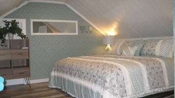 2 bedrooms, desk, iron/ironing board, WiFi (free)