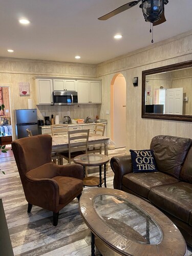 Yksityinen tilava 2 makuuhuoneen uni