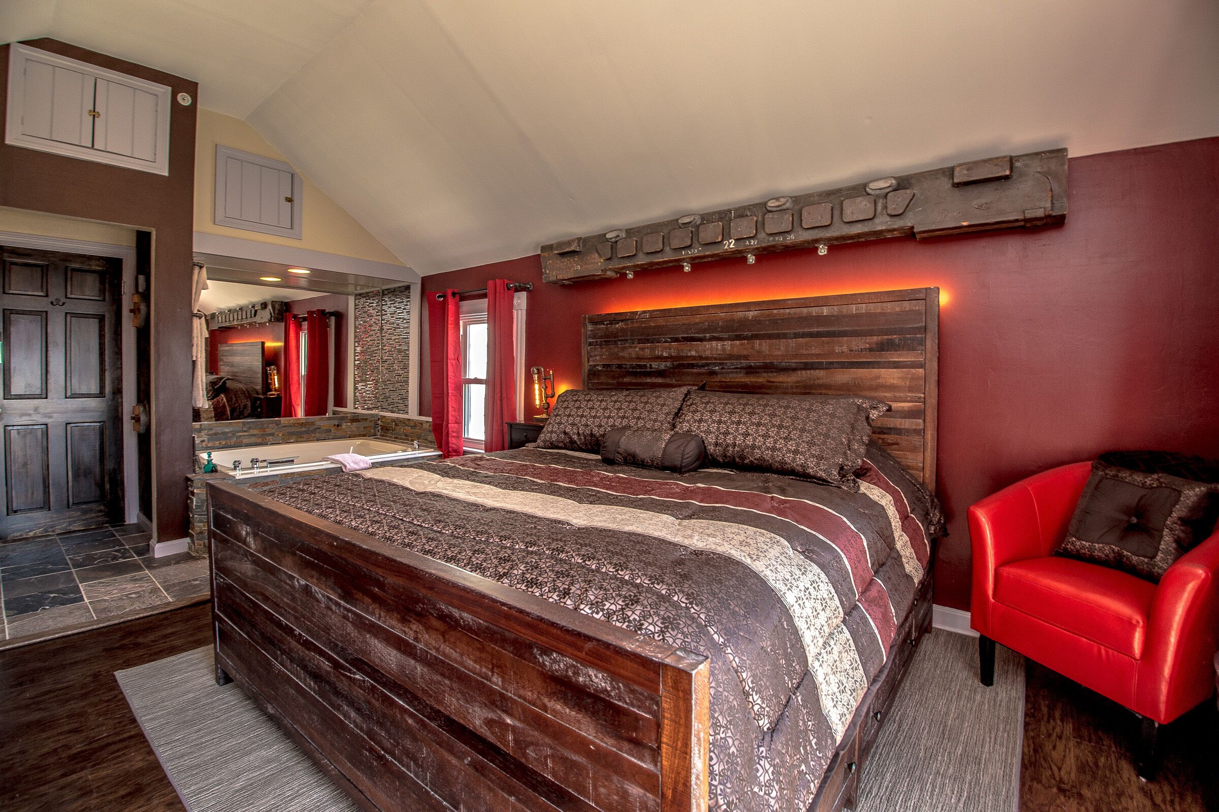 Samuel O'Reilly House Bed and Breakfast - Come Relax At Our Picturesque Property