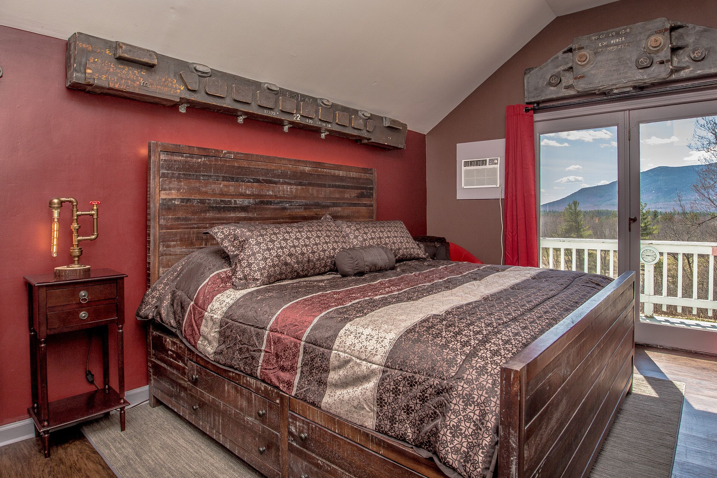 Samuel O'Reilly House Bed and Breakfast - Come Relax At Our Picturesque Property