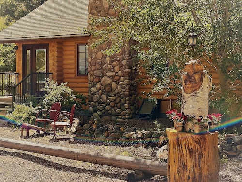 The" Eaglesnest" Is A High End Cabin Over Looking Rock Creek.