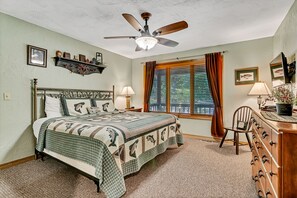 2 chambres, fer et planche à repasser, lit de bébé portatif