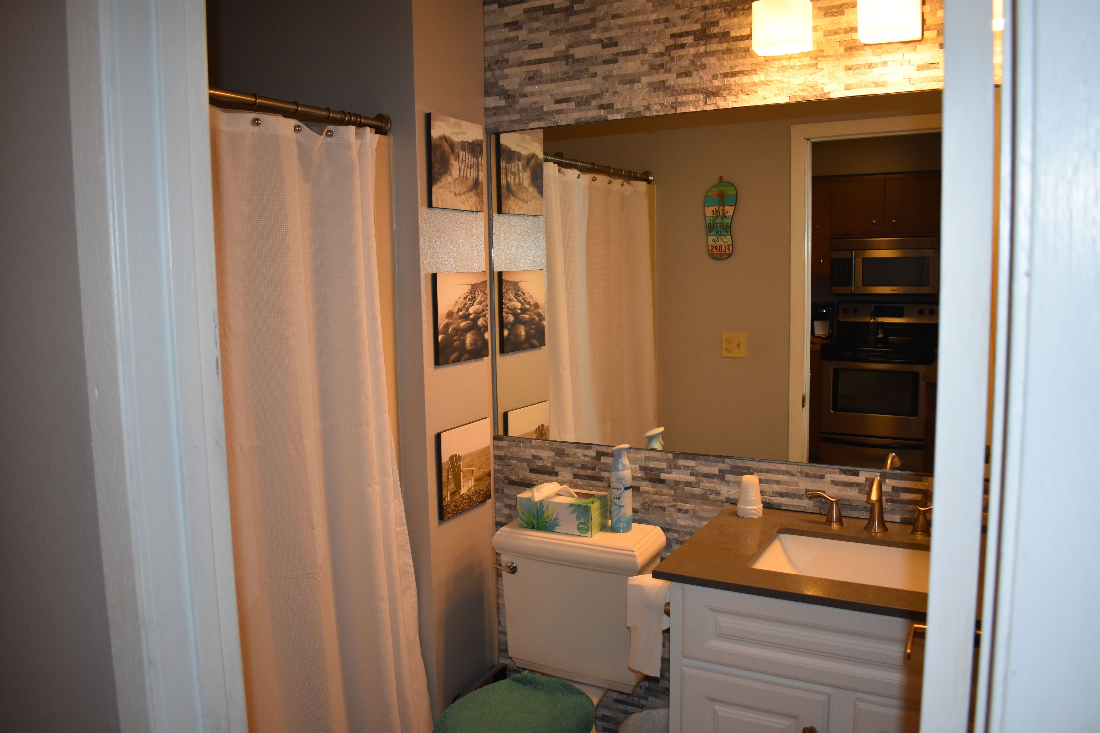 Garden Side - 1 Bedroom, 1 Bathroom Condo located on Beautiful Lake Delton!