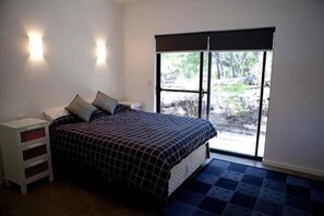 3 bedrooms, iron/ironing board, travel cot, free WiFi