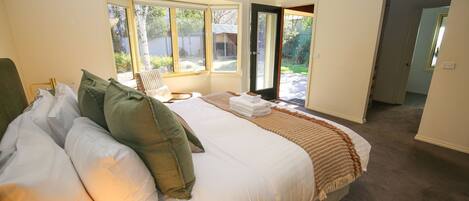 4 chambres, bureau, fer et planche à repasser, Wi-Fi gratuit