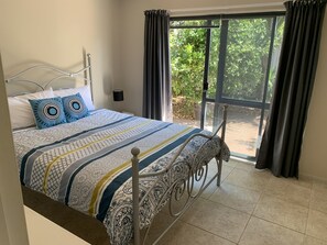 3 bedrooms, iron/ironing board, Internet