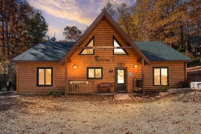 Real Wood Cabin-Pvt HotTub-Free Attraction Tickets-Near Big Cedar & Thunder Ridge-Games