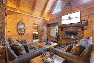 True Wood Cabin-Pvt Hot Tub-Free Attraction Tickets-Near Big Cedar & Thunder Ridge-Games