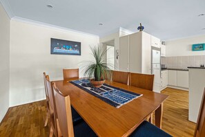 Dining - "The Verandah" - Ocean Views (Avoca Beach)