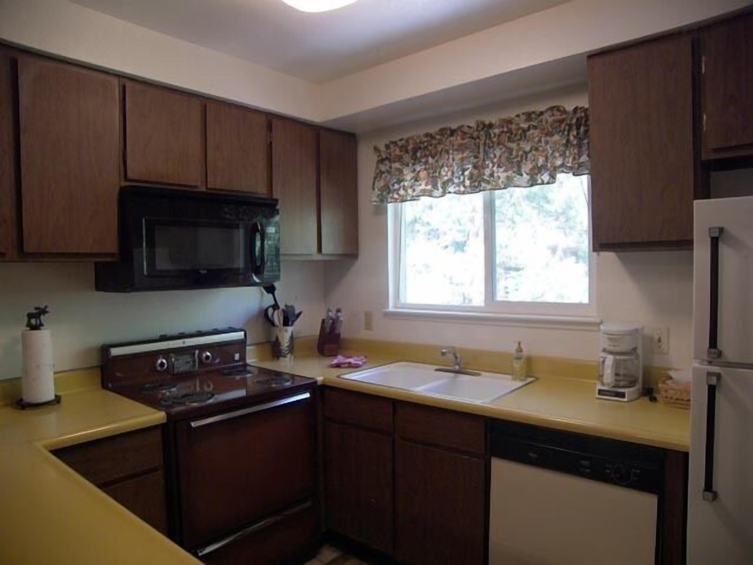 3BR 2.5BA Condo Near Skiing And Hiking Trails