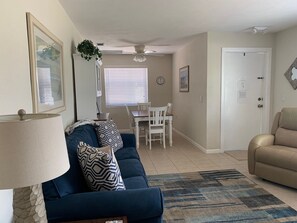 Smart TV, books, stereo