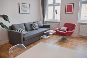 32-inch flat-screen TV with digital channels, LCD TV - Projekt Piekary (Poznan)