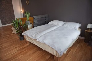 Design Apartment, 2 Bedrooms, Non Smoking, City View | Individually decorated, individually furnished, iron/ironing board - Projekt Piekary (Poznan)