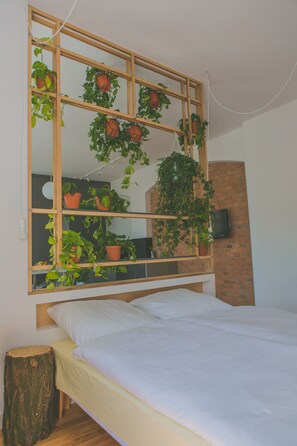 Comfort Apartment, 1 Queen Bed with Sofa bed, Non Smoking, Courtyard View | Interior