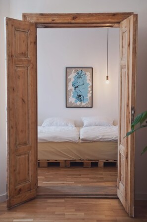 Design Apartment, 2 Bedrooms, Non Smoking, City View | Individually decorated, individually furnished, iron/ironing board - Projekt Piekary (Poznan)