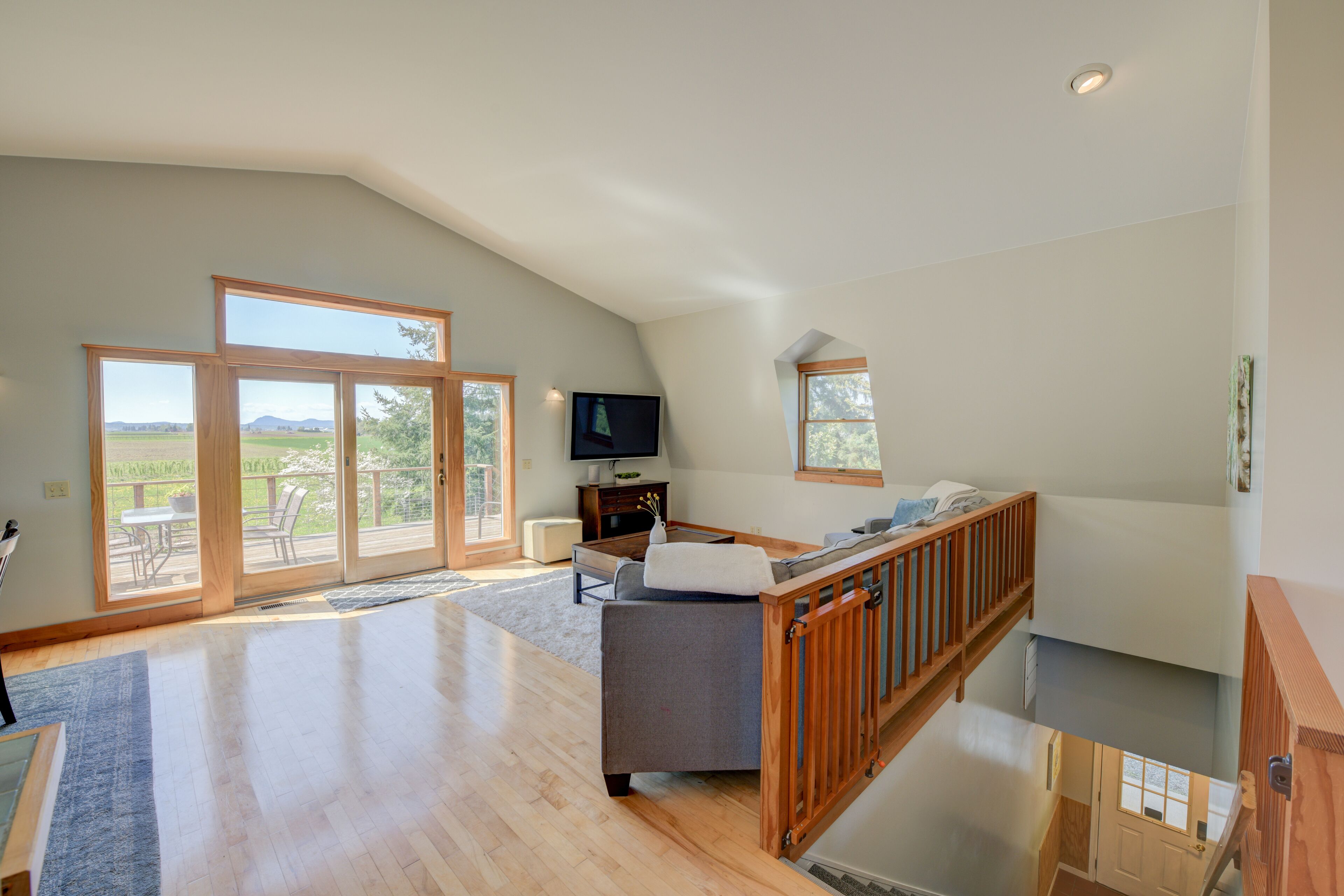 The Barn Apartment at Avon Acres - Amazing View, incredible Sunsets and HOT TUB!