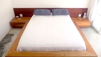 3 chambres, bureau, Wi-Fi gratuit, draps fournis