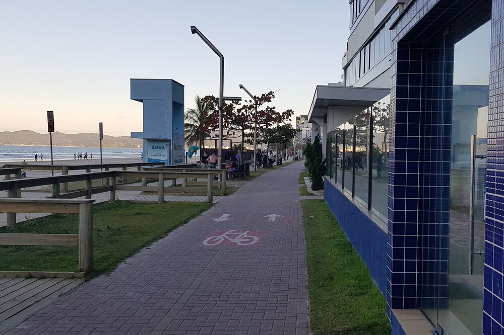 PE IN SAND Building sea front, sea view. Share up to 12x on the card