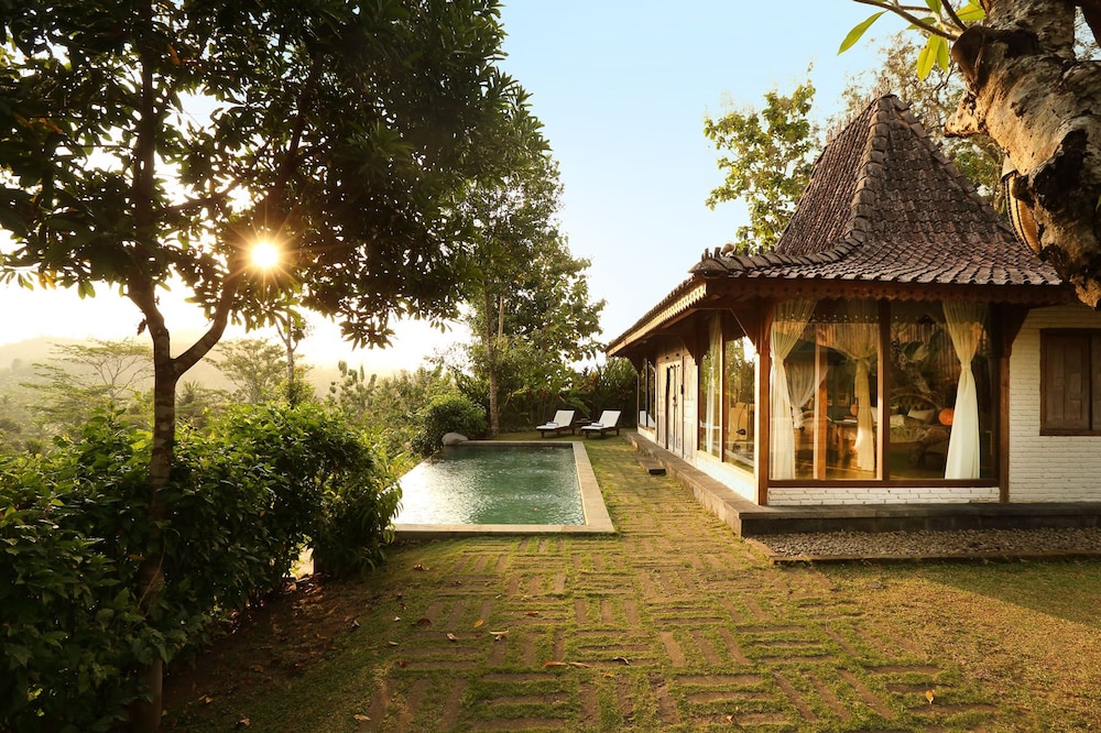 Charming Villa 1km from Borobudur Temple