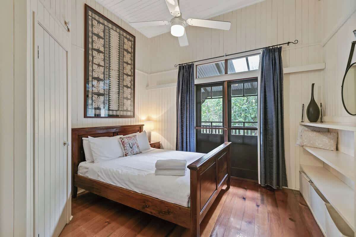 5 Schlafzimmer, Bügeleisen/Bügelbrett, WLAN