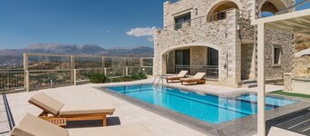 Villa Ovgoro – Luxury 3-Level Villa with Heated Pool, Jacuzzi & Panoramic Views