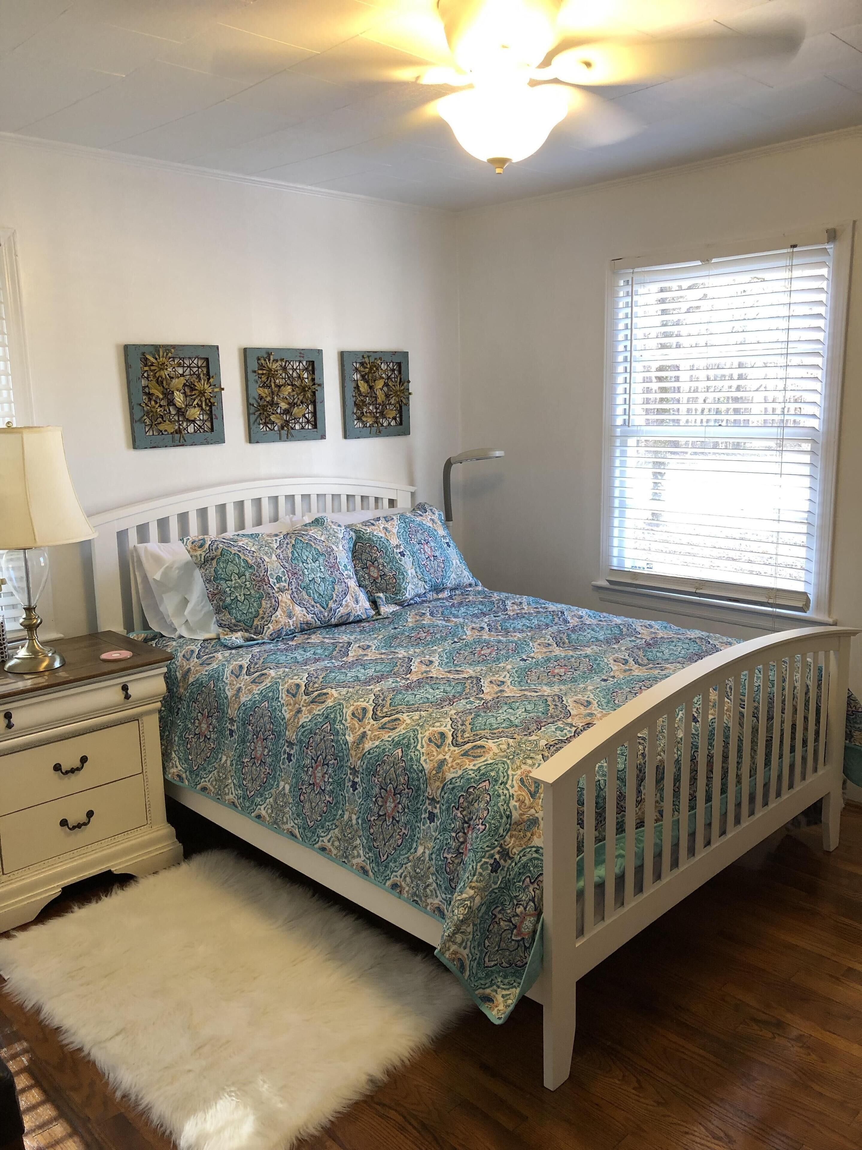 Small, Cozy, Intimate & Clean.