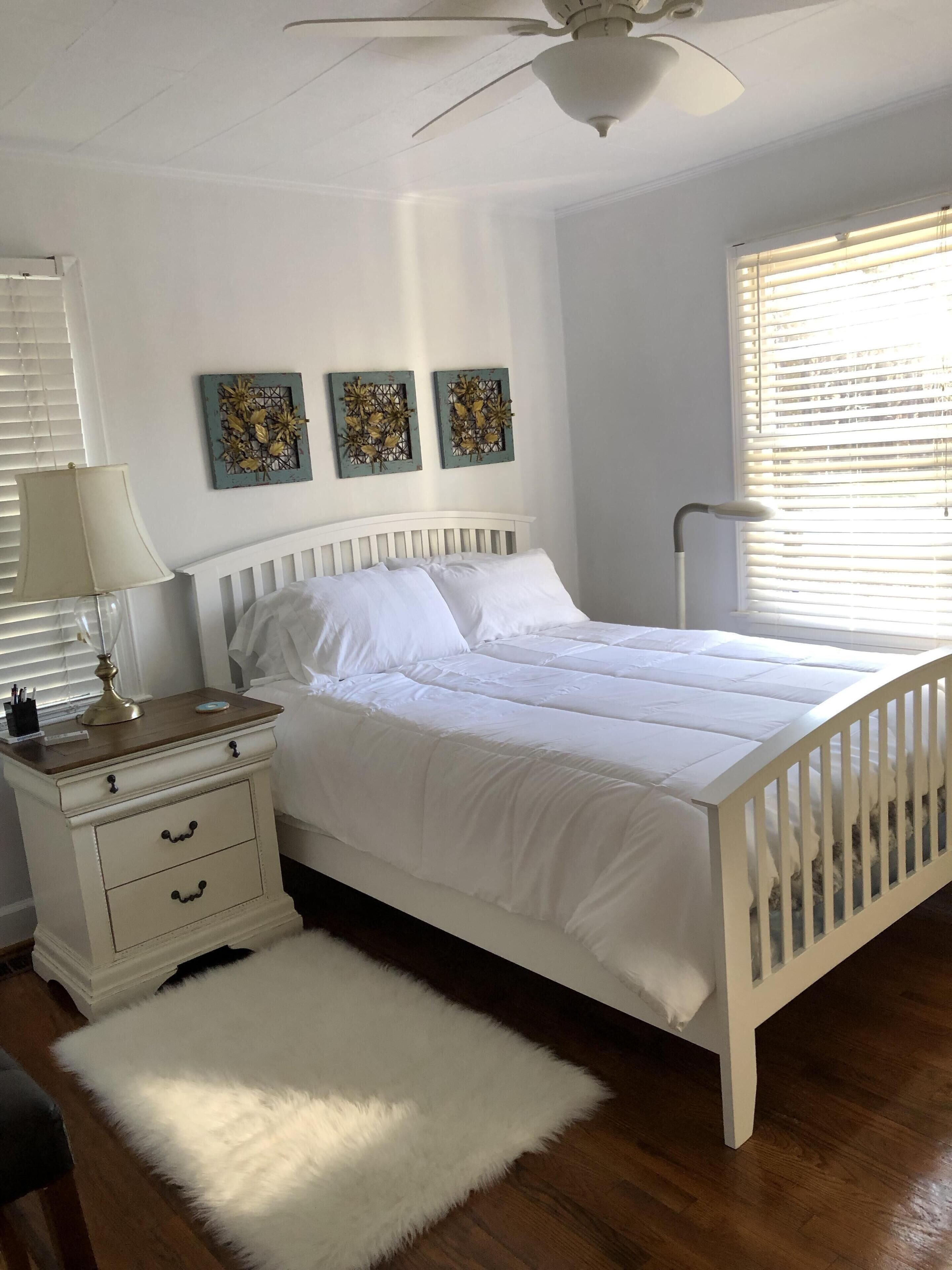 Small, Cozy, Intimate & Clean.