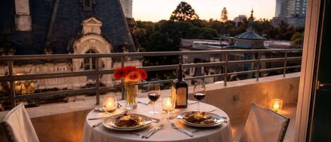 屋外ダイニングエリア