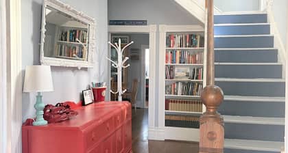 Cape Cottage - Downtown, Schlafmöglichkeiten für 11, hundefreundlich, kurzer Spaziergang zum Strand