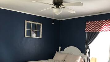 3 Schlafzimmer, Bügeleisen/Bügelbrett, WLAN, Bettwäsche