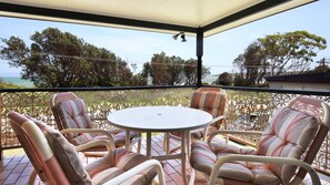 Property grounds - The Crescent @ Currarong - Pet Friendly Beachfront (Currarong)