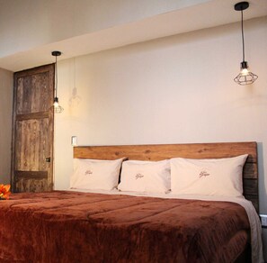 Family Cottage, Multiple Beds, Non Smoking, Resort View | Free minibar items, in-room safe, individually furnished, bed sheets - Cabañas La Vid Del Bosque (Tapalpa)
