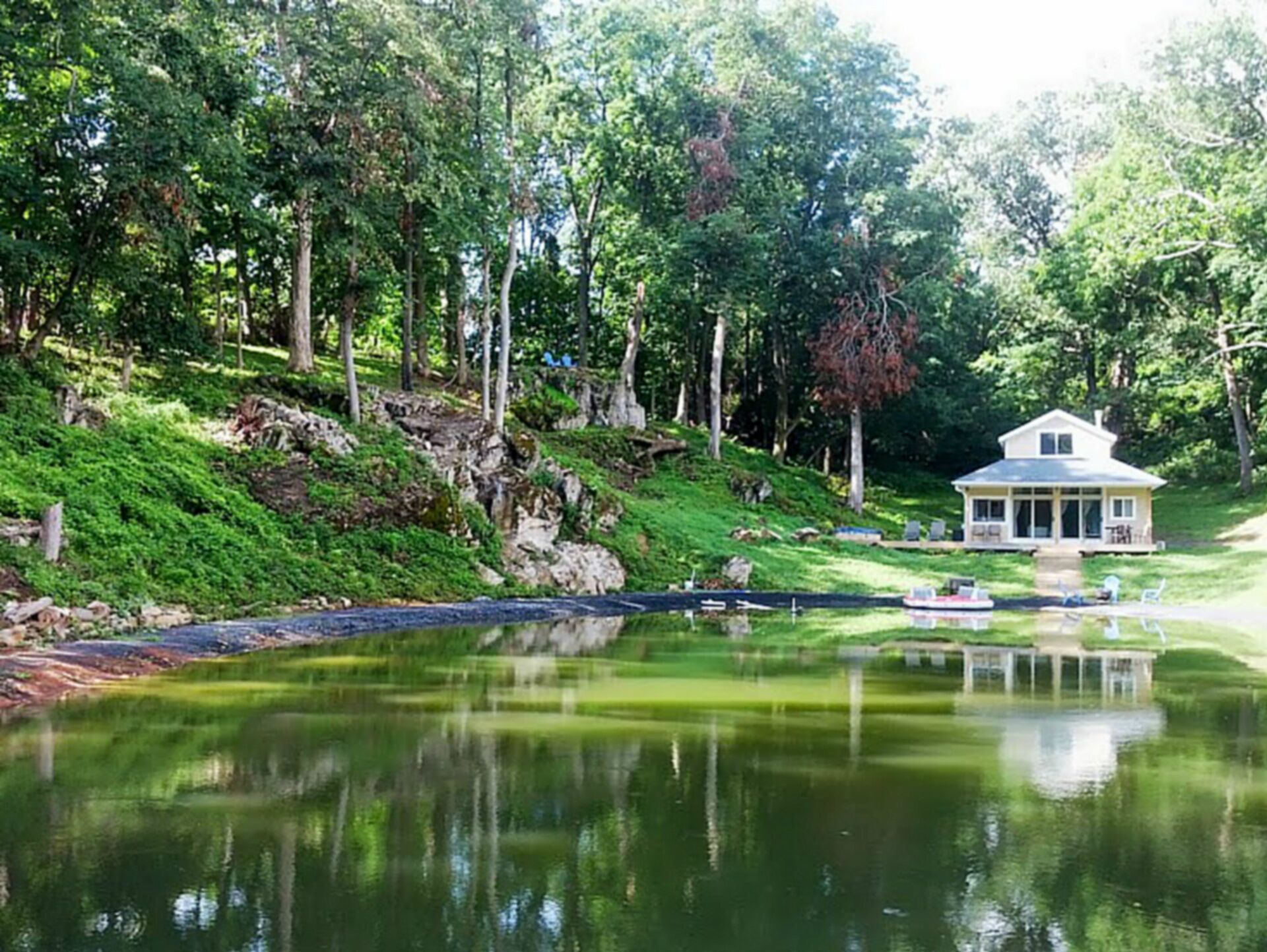 Fantasy Getaway Cottage on Private Pond with Waterfall, Rock Pool and Hot Tub