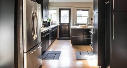 Updated Tacoma Home w/ Patio: 3 Mi to Downtown