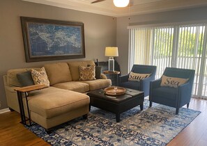 Een smart-tv, videogames, een dvd-speler en boeken