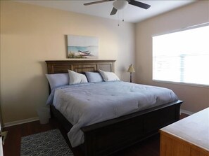 2 slaapkamers, een strijkplank/strijkijzer, gratis wifi, beddengoed