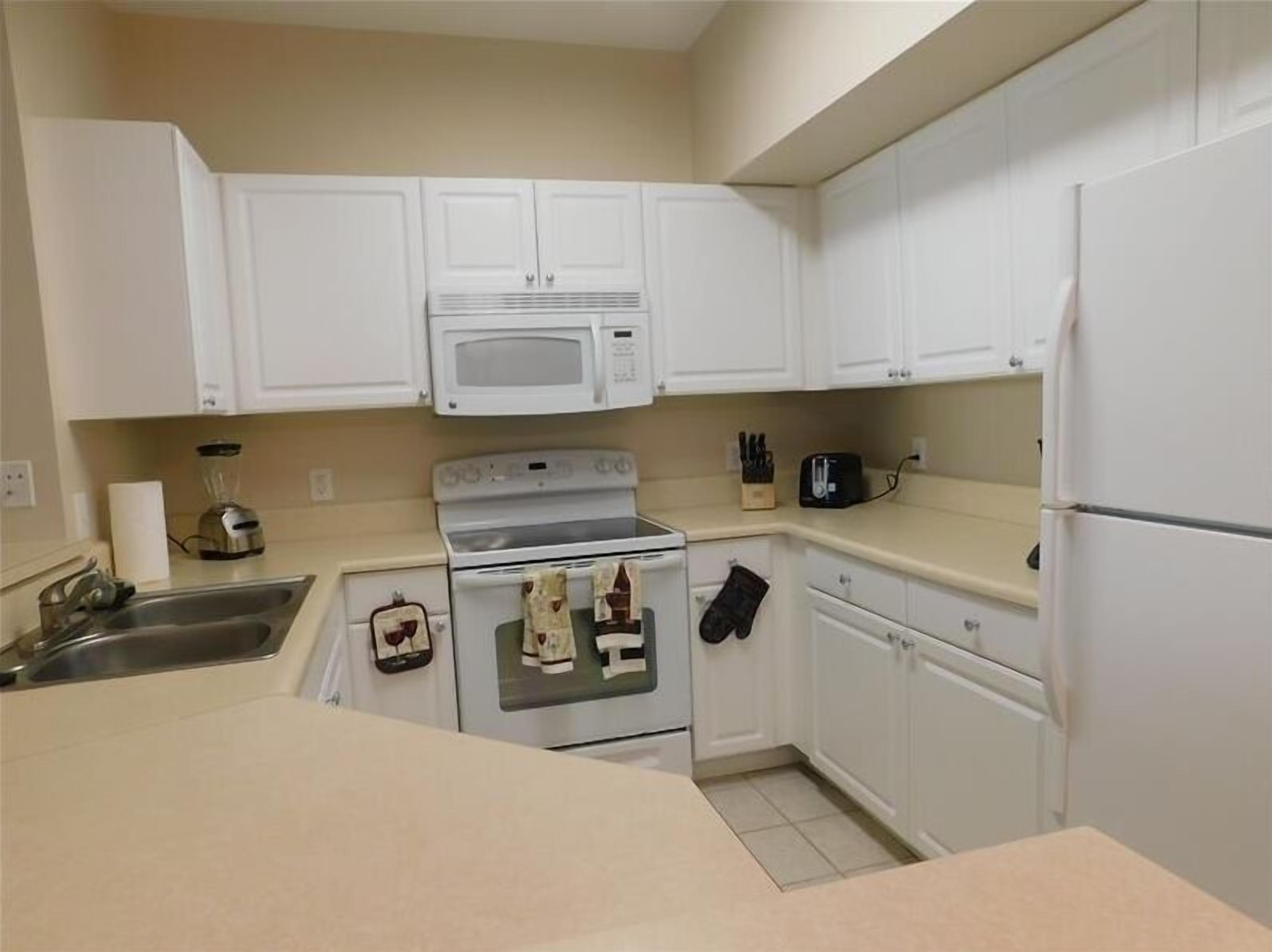 冰箱、微波炉、烤箱、炉灶