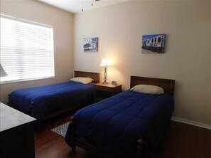 2 bedrooms, iron/ironing board, free WiFi, bed sheets