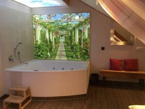 Jetted tub - Wellness und Spa Hotel Ziegelruh (Babenhausen)