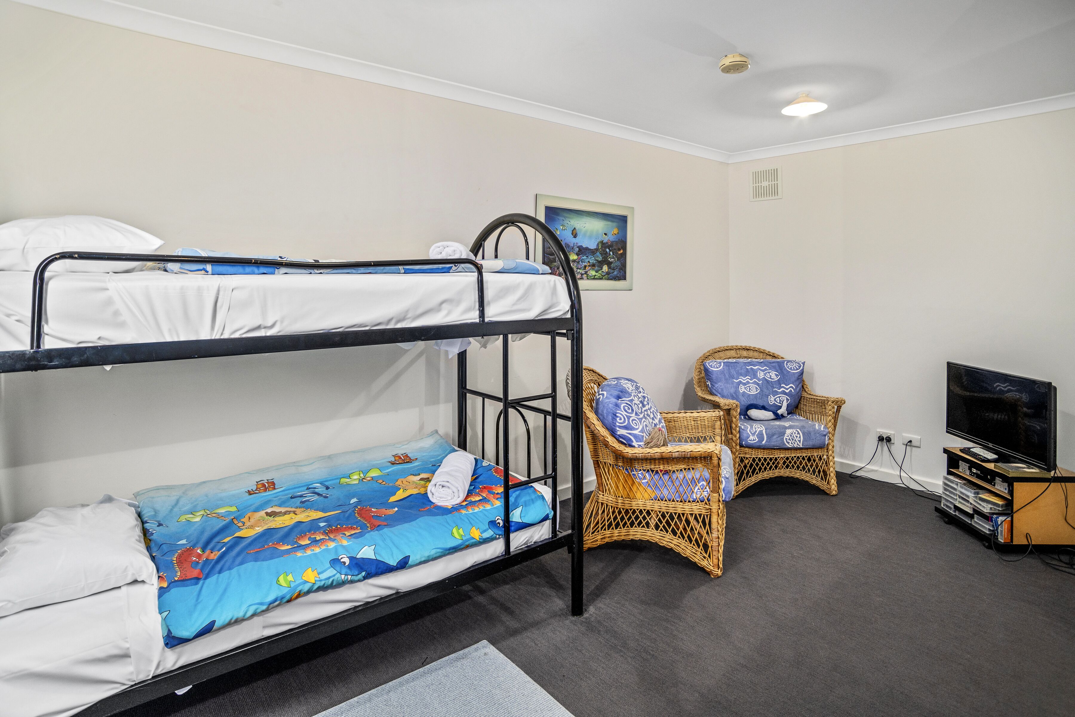 Pelican Cottage Dunsborough — image 13