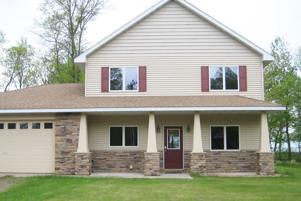 Sunset Bay Getaway - Beautiful Home on Mille Lacs Lake, SAND BEACH!