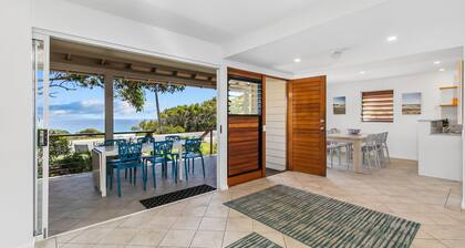 One of three townhouses overlooking Deadmans Beach and walking distance...