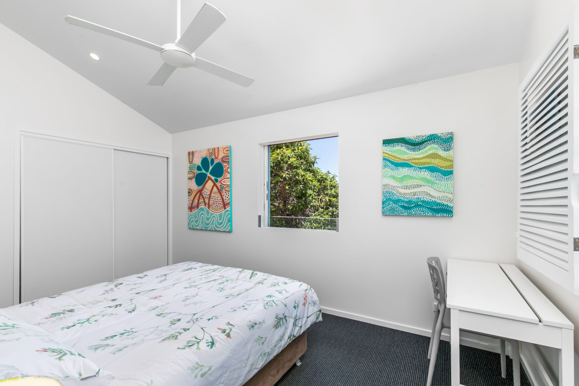 4 bedrooms, iron/ironing board, travel cot, free WiFi