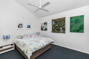 4 chambres, fer et planche à repasser, lit parapluie, Wi-Fi gratuit